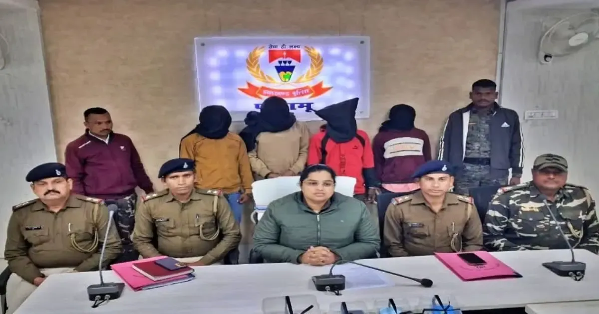 क्या झारखंड के पलामू में बुजुर्ग की गला रेतकर हत्या हुई?