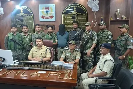 झारखंड : पांच लाख का इनामी नक्सली कमांडर गिरफ्तार, हथियार और 350 गोलियां जब्त
