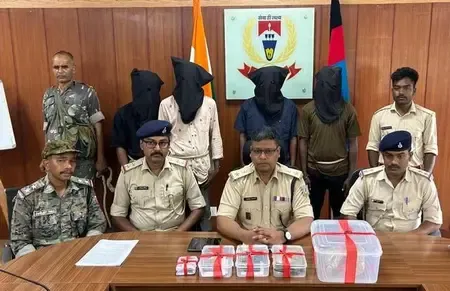 क्या झारखंड पुलिस ने खूंटी और लातेहार में छह उग्रवादियों को गिरफ्तार किया है?