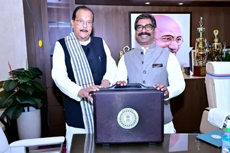 झारखंड सरकार ने 1.58 लाख करोड़ रुपये का बजट पेश किया, केंद्र पर आर्थिक सहयोग में कमी का आरोप