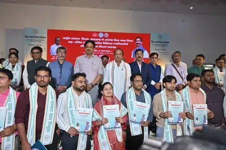 झारखंड: स्वास्थ्य मंत्री ने 76 चिकित्सा पदाधिकारियों को सौंपा नियुक्ति पत्र, जल्द होगी 1250 डॉक्टरों की बहाली