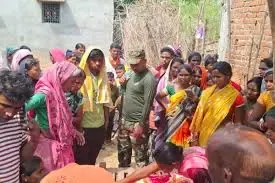 What led a Jharkhand woman to jump into a well with her three children?