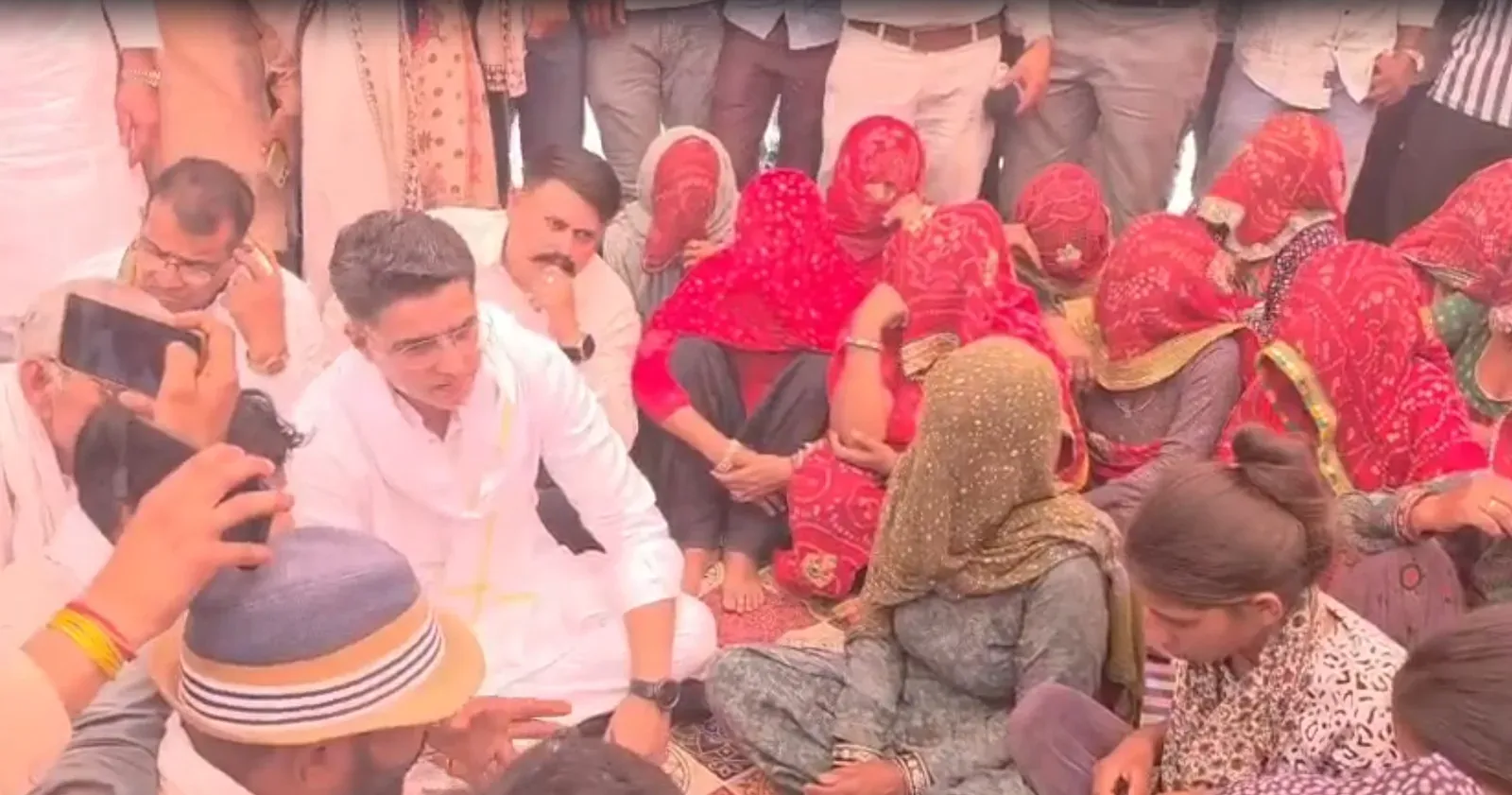 नीट पेपर लीक: सचिन पायलट पहुंचे झुंझुनूं, आत्महत्या पीड़ित प्रदीप माहिच के परिजनों से मिले, ₹11 लाख सहायता का ऐलान