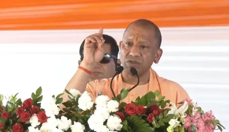 सीएम योगी का तंज: कब्रिस्तान प्रेमी ही करते हैं राम मंदिर का विरोध, बांदा में ₹710 करोड़ की 229 परियोजनाओं का लोकार्पण