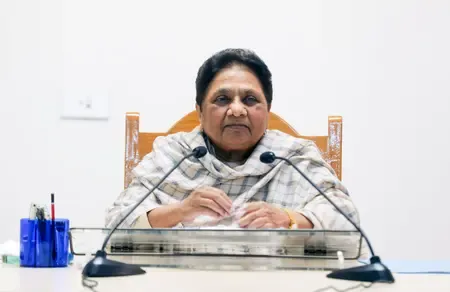 जिस पार्टी की नींव कांशीराम ने रखी, उसे खत्म करने में लगी रहीं कांग्रेस-सपा: मायावती
