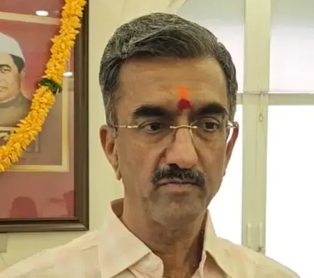 जितेंद्र आव्हाड की टिप्पणी अनुचित, जानबूझकर माहौल खराब करने के लिए दे रहे ऐसे बयान : शंभूराज देसाई