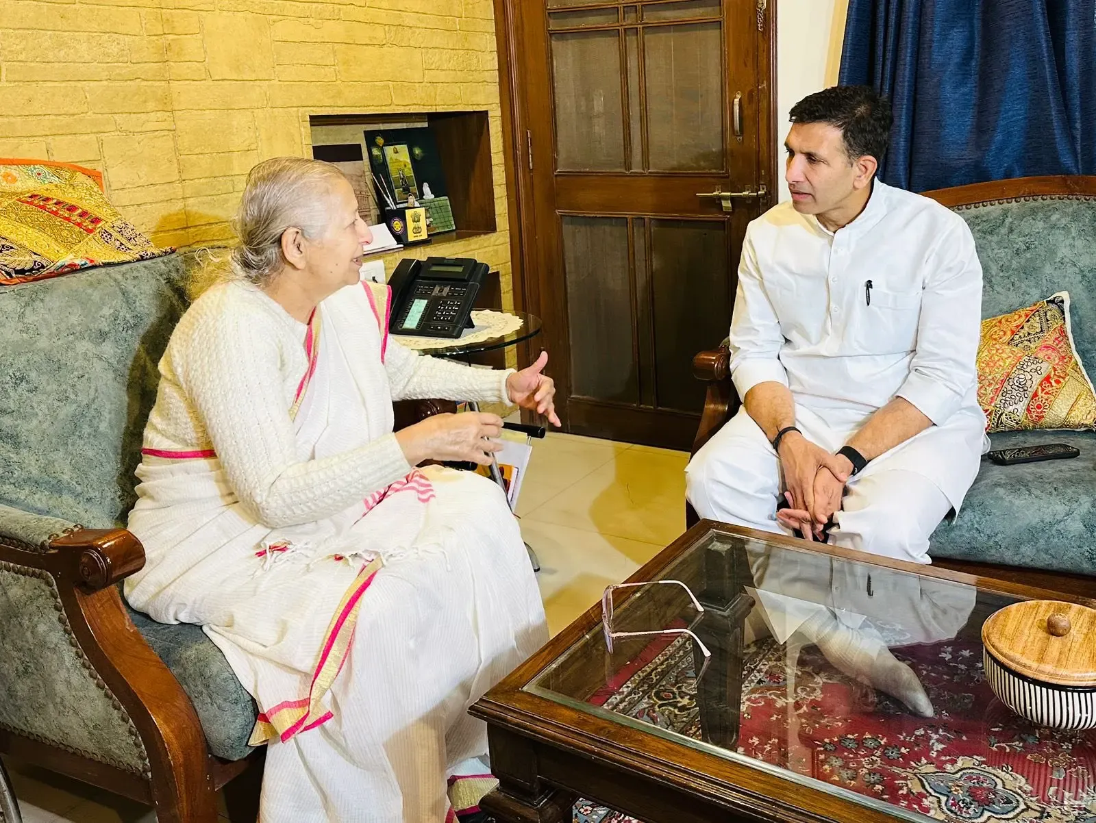 Did Jitu Patwari Meet BJP Leader Sumitra Mahajan in Indore?