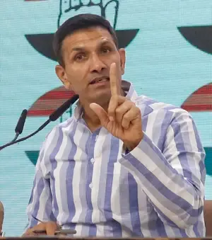 Jitu Patwari Urges PM Modi to Address Vacant Positions in MP's Government Departments