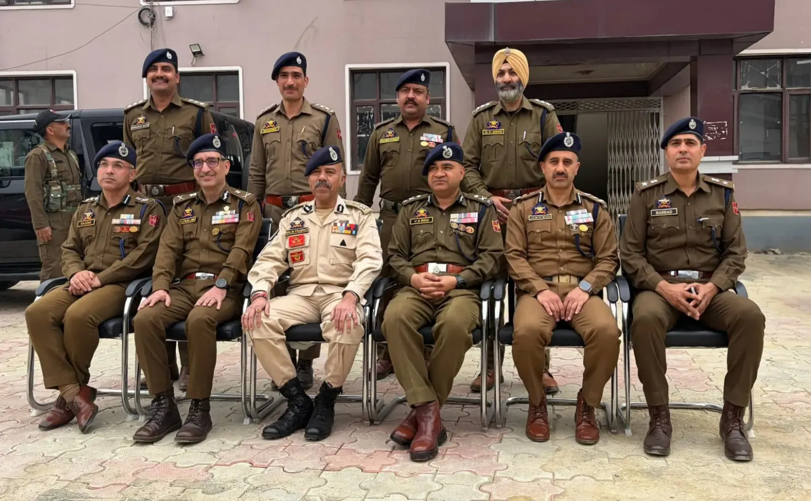 Jammu and Kashmir DGP Nalin Prabhat Evaluates Security and Anti-Terrorism Measures in Awantipora