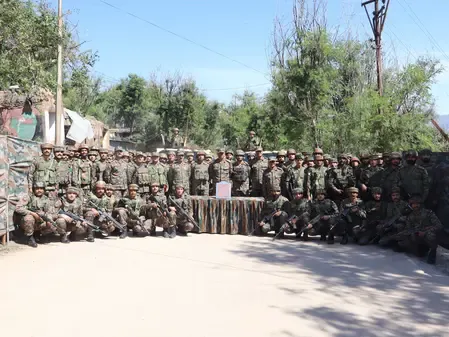GOCs of White Knight Corps and Cross Swords Division Assess Security Measures at LoC in J&K