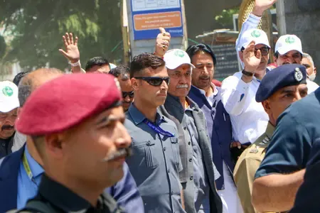 J&K L-G Manoj Sinha leads Anantnag padyatra in Drug-Free J&K Campaign