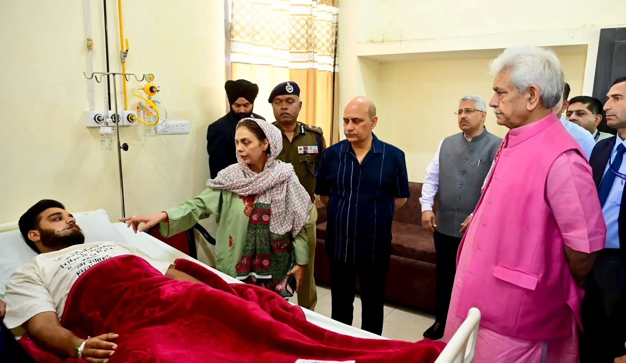 Jammu & Kashmir: LG Inspects Hospital for Security Personnel Injured in Kathua Operation
