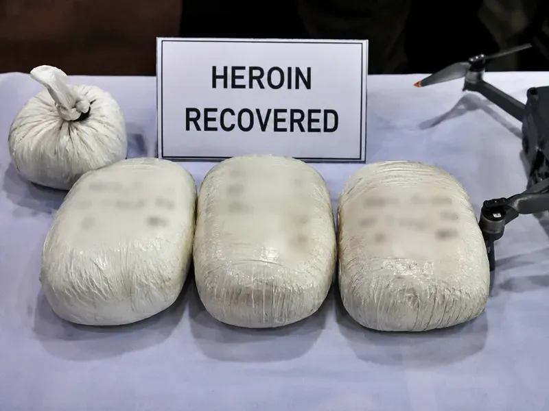 J&K Police seize drone-dropped heroin near Bishnah, 1.5-2 kg recovered