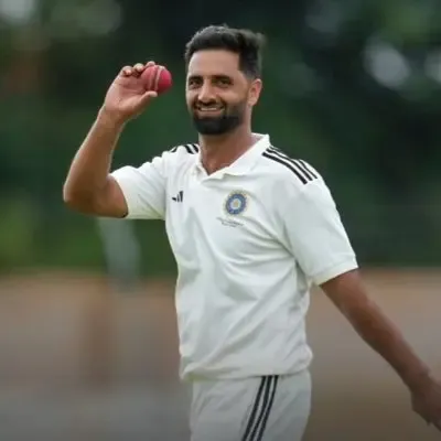 How Did J&K's Auqib Nabi Make History with Delhi Capitals?