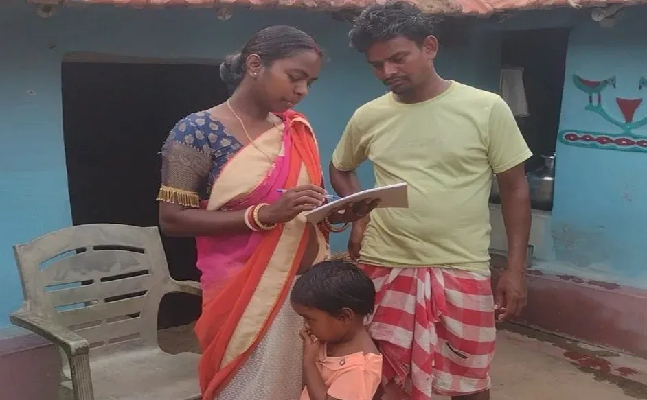 Jamtara woman turns poultry entrepreneur under NRLM, earns self-reliance