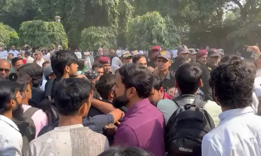 Jamia Millia Islamia ends 14-day protest, seeks public apology from students