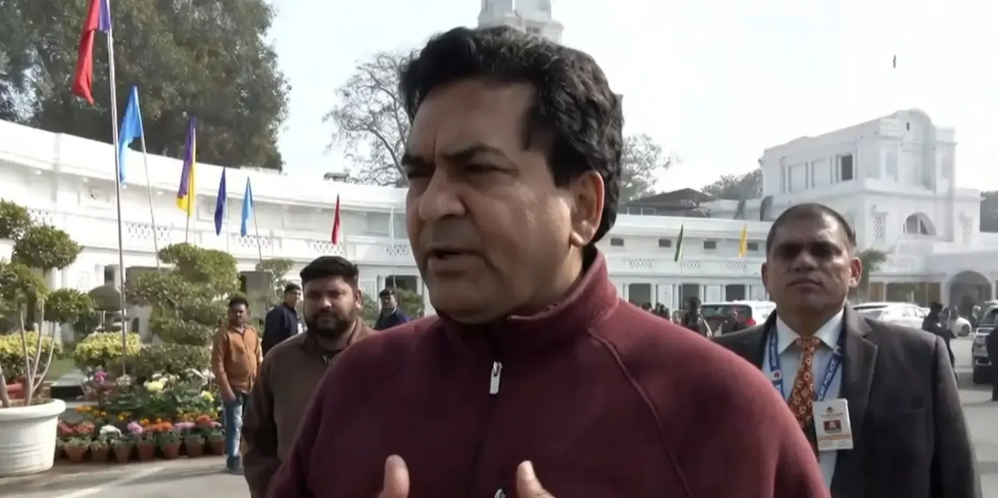 क्या जेएनयू में सांपों के फन कुचले जा रहे हैं और सपोले बिलबिला रहे हैं?