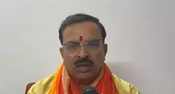 जेएनयू में आरएसएस का पथ संचलन: भाजपा ने बताया ऐतिहासिक, विपक्ष ने जताई शिक्षा व्यवस्था पर चिंता