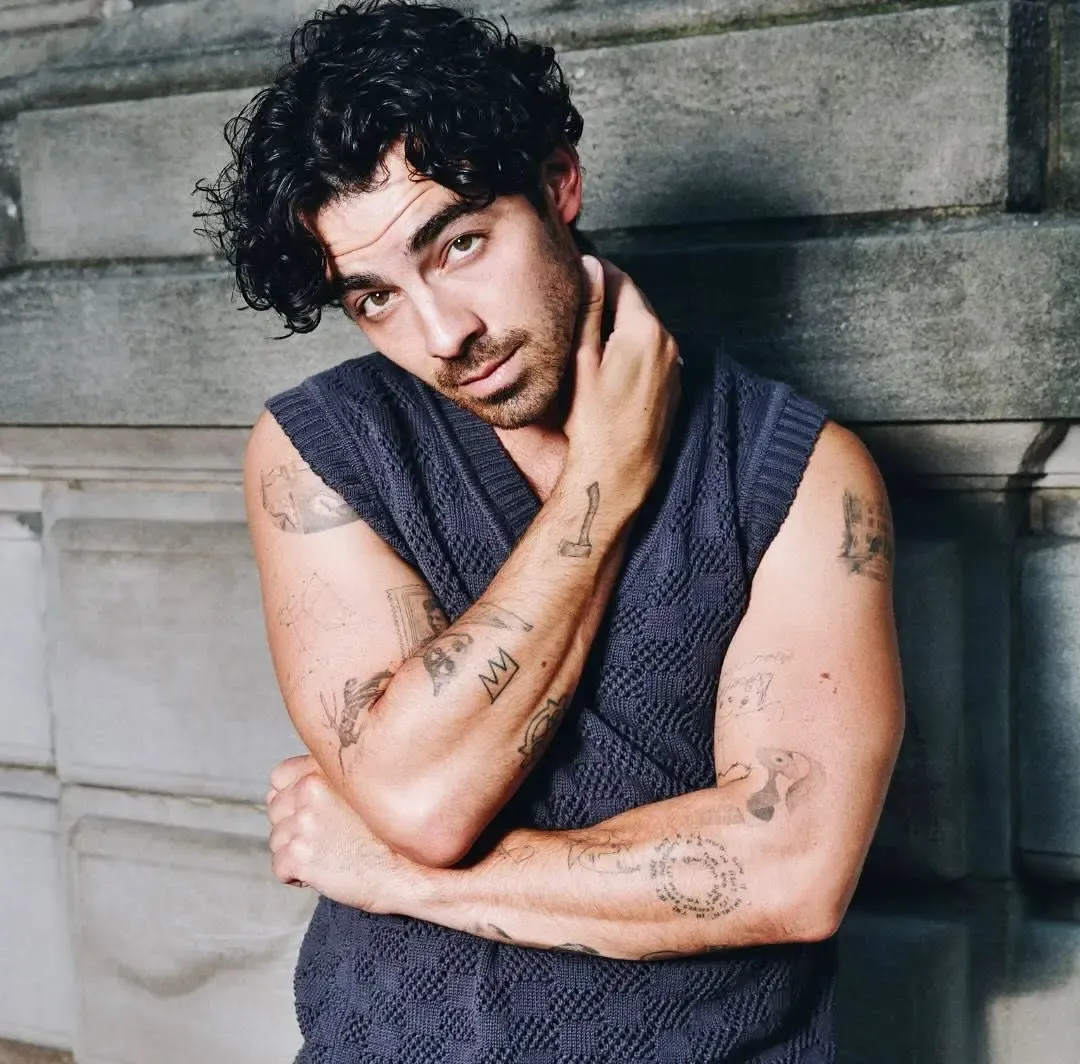 Joe Jonas Reflects on His Phone-Free Performance Experience