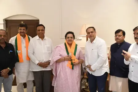What Does Rakhi Jadhav's Shift to BJP Mean for Mumbai Politics?