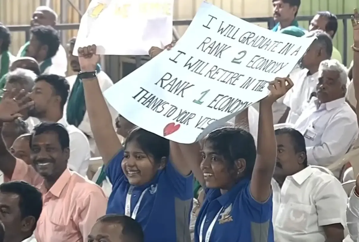Did PM Modi Acknowledge Students' Banner on India's Future in Coimbatore?
