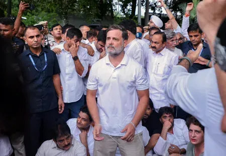 AAP calls Congress-BJP dharna a 'jugalbandi' as Rahul Gandhi protests near PM's home