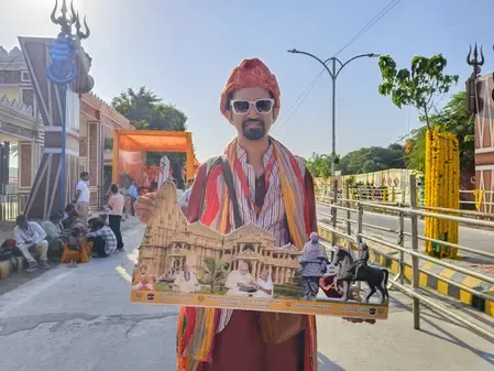 'Junior Bachchan' carries Somnath Temple replica at PM Modi's Gir Somnath roadshow