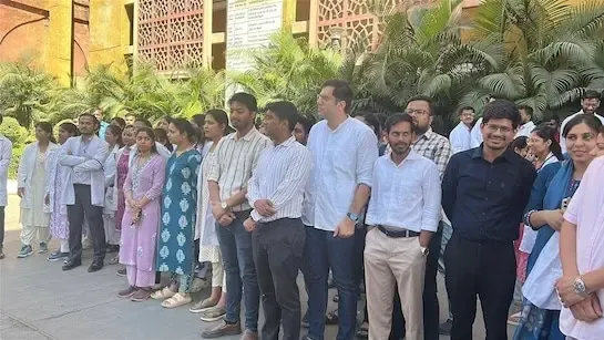 Strike by Junior Doctors Over Stipend Revision Disrupts Healthcare Services in Madhya Pradesh
