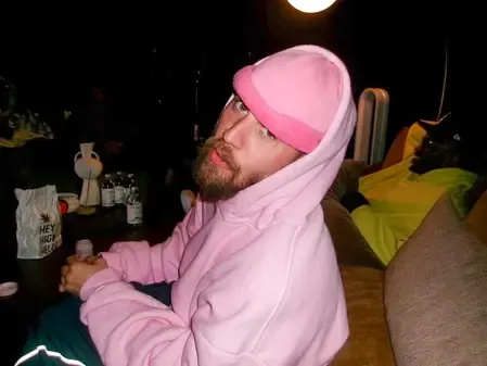 Does Justin Bieber Believe Thinking About Another Woman is Cheating?