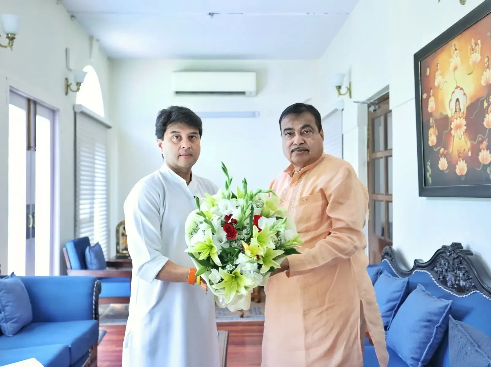 Jyotiraditya Scindia Collaborates with Nitin Gadkari on Road Development in Madhya Pradesh