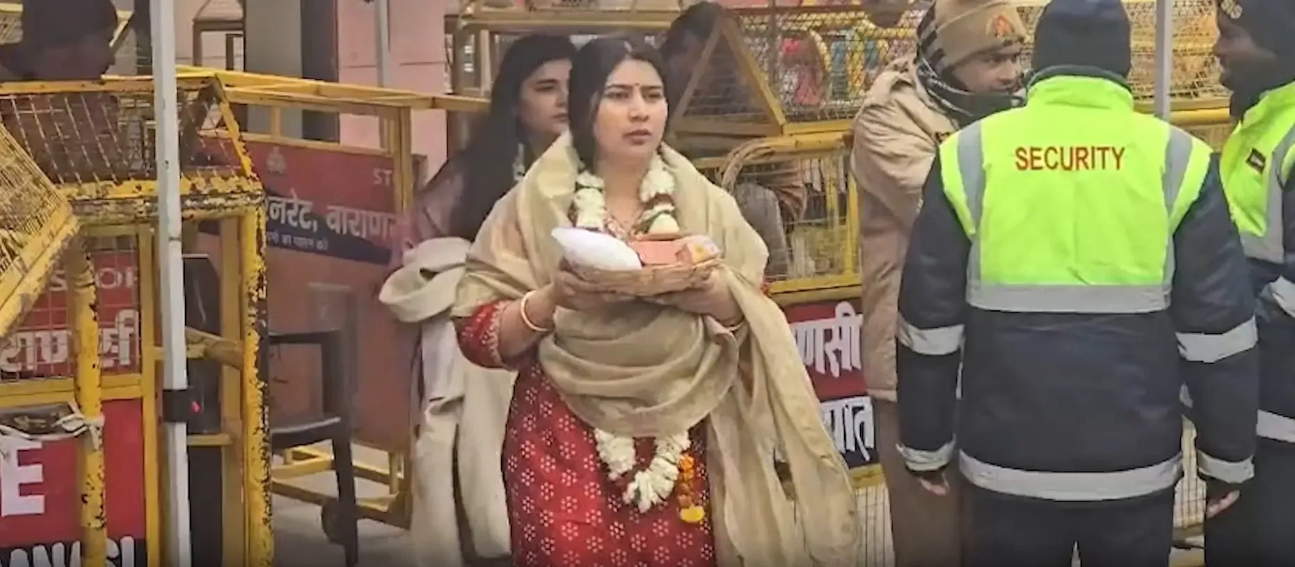 क्या कड़ाके की ठंड में भी श्रद्धालुओं ने बाबा विश्वनाथ के दर्शन किए?