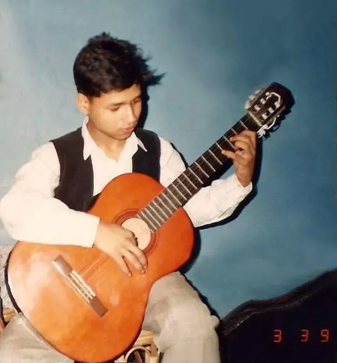 Kailash Kher Shares Throwback Guitar Pic: 'Low-key Vibes, High-key Soul'