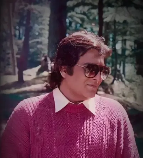क्या विनोद खन्ना ने विलेन की छवि को तोड़कर हिंदी सिनेमा के सुपरस्टार का मुकाम हासिल किया?