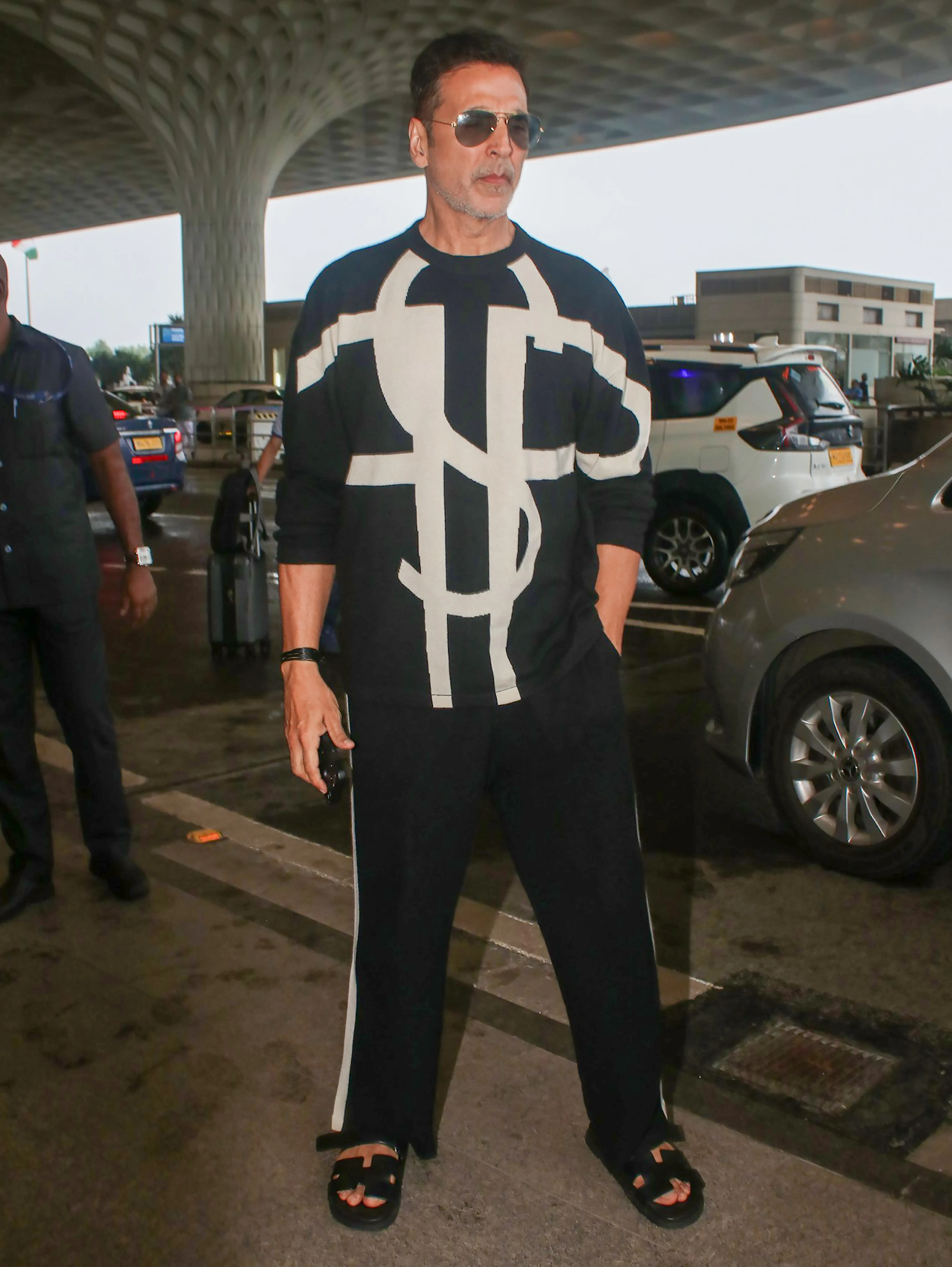 What Heartfelt Birthday Wishes Did Akshay Kumar Receive as He Turns 58?