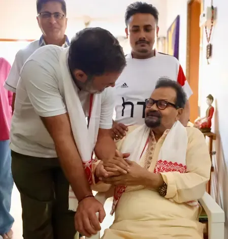 कंचनजंगा की तरह ईमानदार, अडिग और खूबसूरत थे जुबीन दा', राहुल गांधी ने गायक के परिवार से की मुलाकात