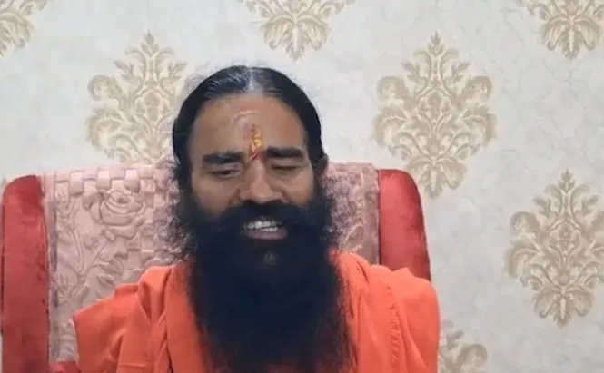 बाबा रामदेव ने कंगना रनौत को भेजी मिठाई और तोहफे, रक्षाबंधन पर विवाद खत्म करने की पहल
