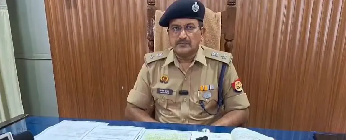 क्या कन्नौज में साइबर ठगों का भंडाफोड़ हुआ? 10 आरोपी गिरफ्तार, बड़ी मात्रा में नकदी और सामान बरामद