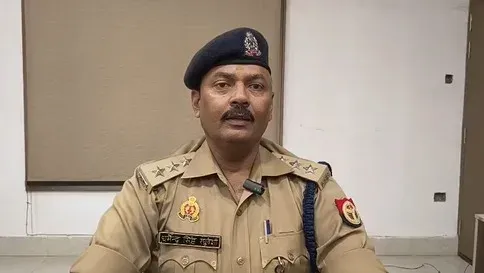कानपुर देहात में युवक-युवती की बर्बर पिटाई, रस्सी से बांधकर तलवों पर डंडे — वीडियो वायरल