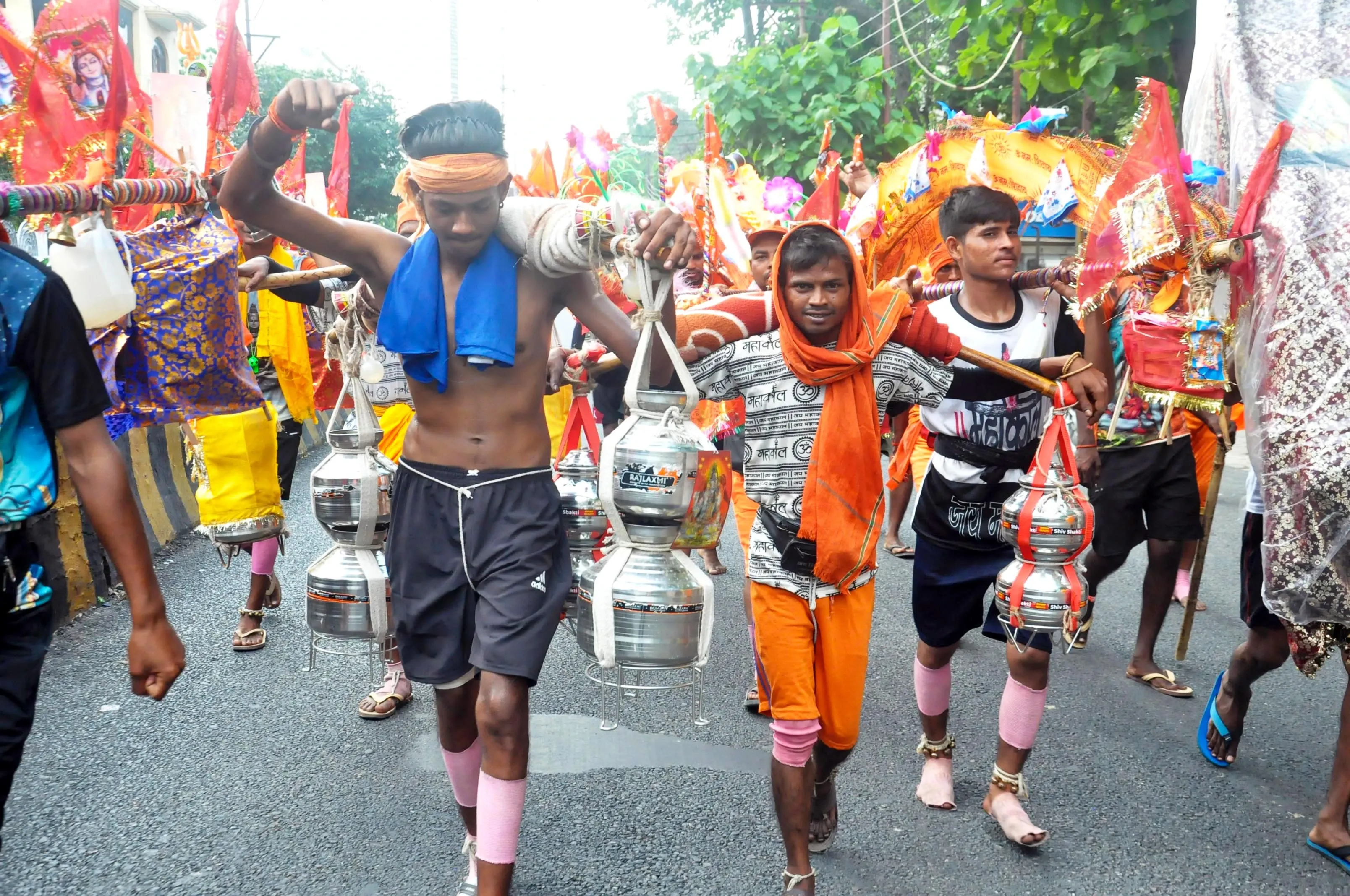 Are Kanwariyas Satisfied with the Arrangements in Prayagraj?