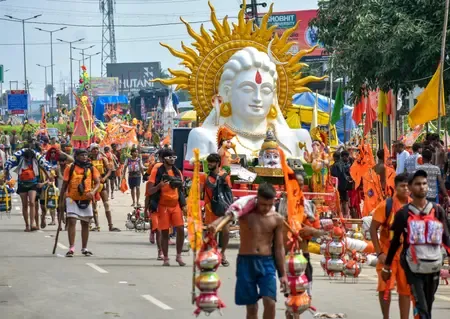 कांवड़ियों की पहली पसंद भगवा क्यों, सावन में इस रंग का क्या है महत्व?