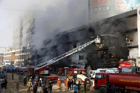 Karachi's Gul Plaza fire: Rights body cites admin failures, 71 dead