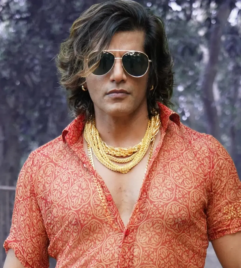 Karanvir Bohra Transforms Dramatically for 'Khandaan'