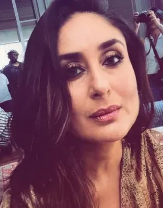Kareena Kapoor shares glam set selfie, shuts down pregnancy rumours