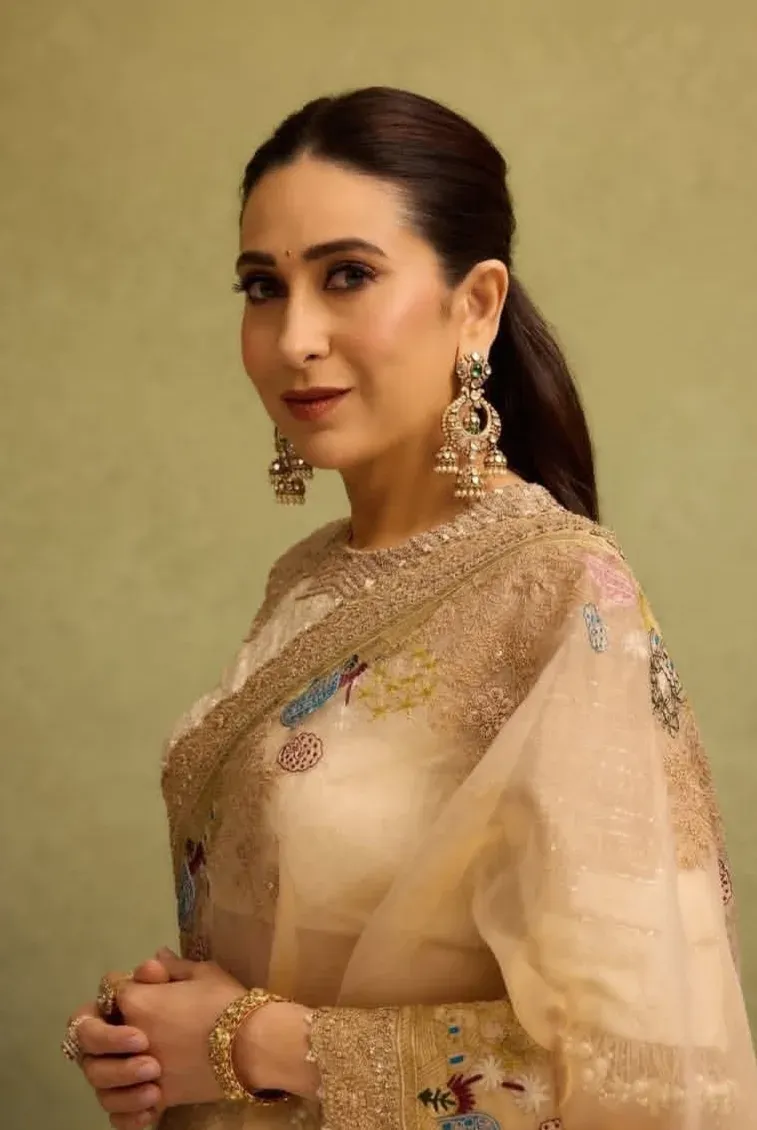 Karisma Kapoor recalls bunking school for Neelam Kothari's 'Paap Ki Duniya'