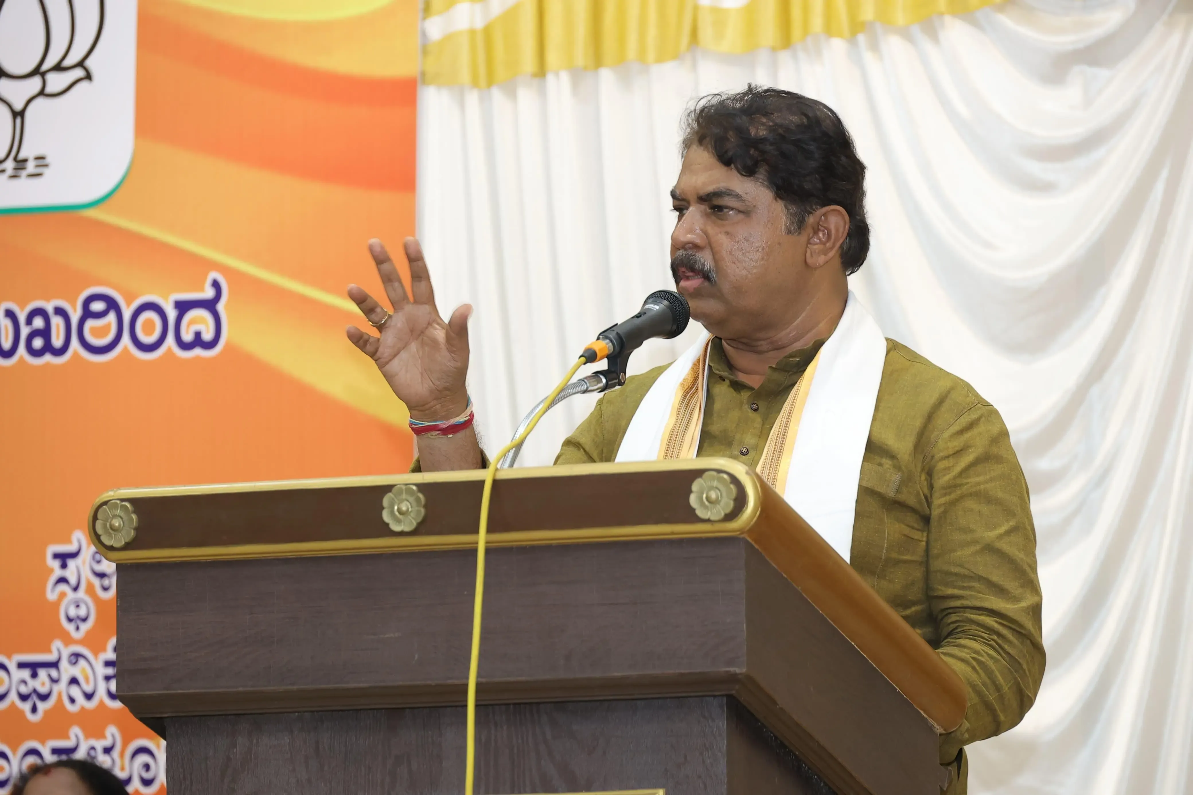 Should Karnataka BJP Hold an All-Party Meeting for Caste Census Resurvey?