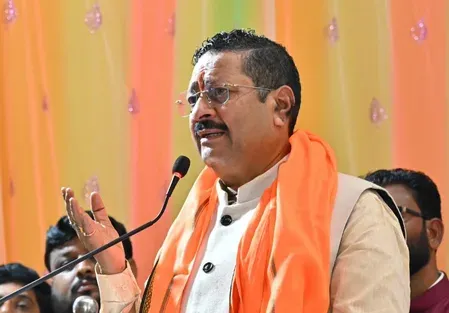 कर्नाटक: BSWML निविदा विवाद में BJP का कांग्रेस पर निशाना, DK शिवकुमार परिवार पर हितों के टकराव का आरोप