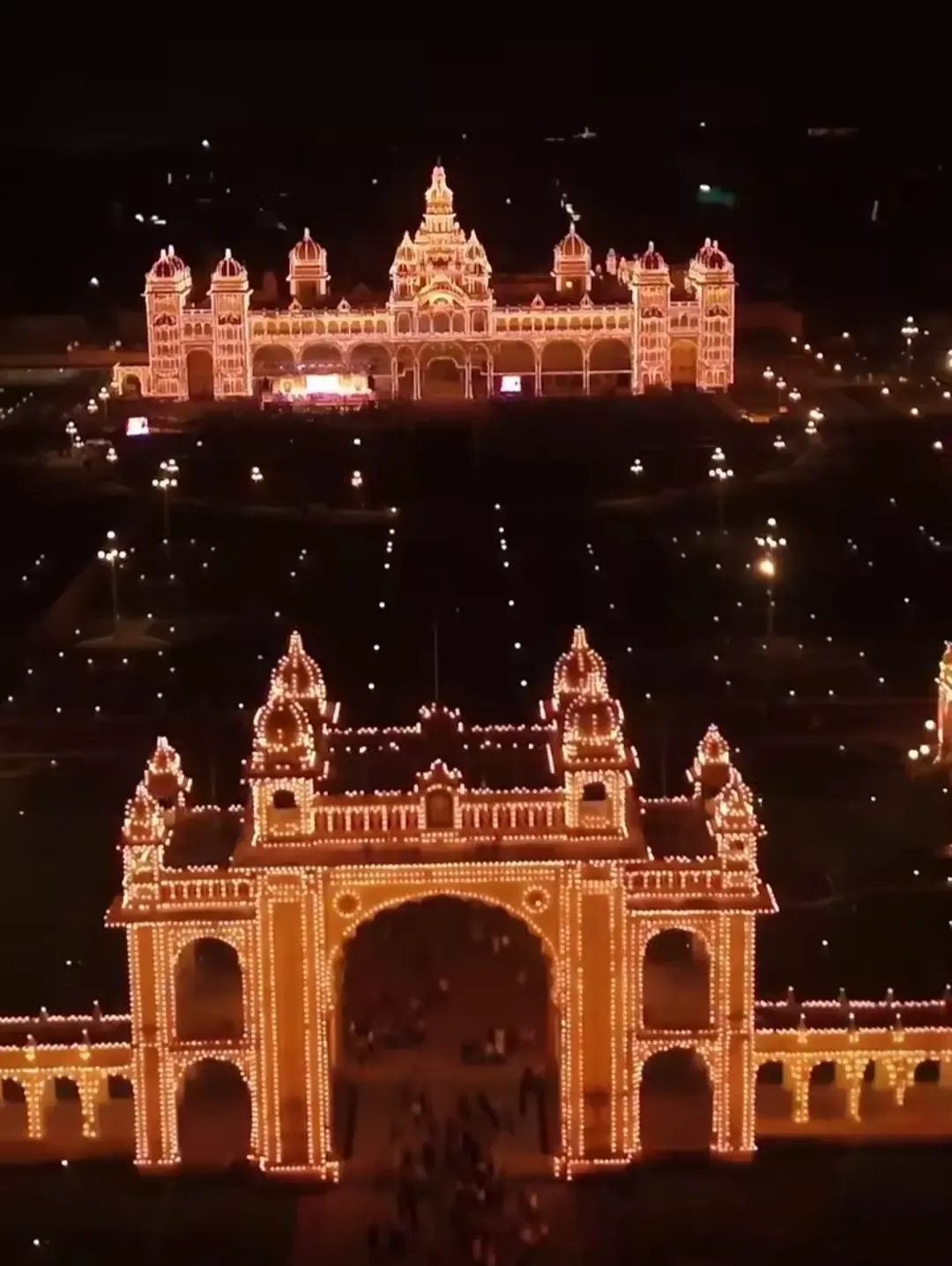 Karnataka BJP demands 3-phase farm power as CM Shivakumar extends Dasara lighting