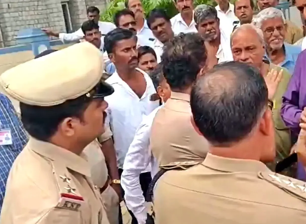 Karnataka: Brahmin Mahasabha Lodges Police Complaint Over Removal of Sacred Thread Before CET Exam