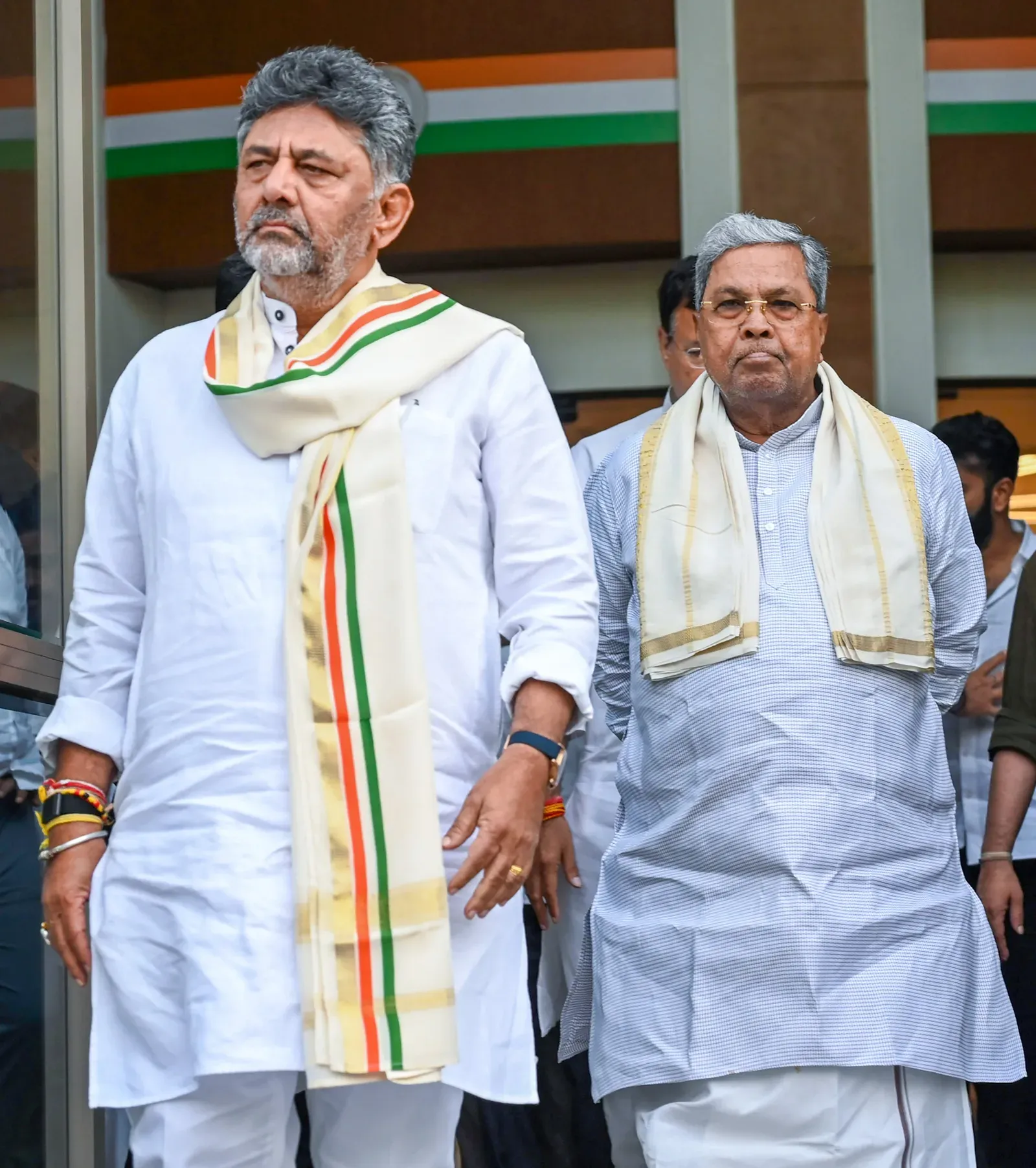 Siddaramaiah resigns: Celebrations at Shivakumar's Bengaluru home as CM change looms