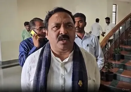 कर्नाटक के गृहलक्ष्मी योजना पर सवाल: भाजपा विधायक महेश तेंगिनकाई बोले- लाभार्थियों तक नहीं पहुंचा पैसा